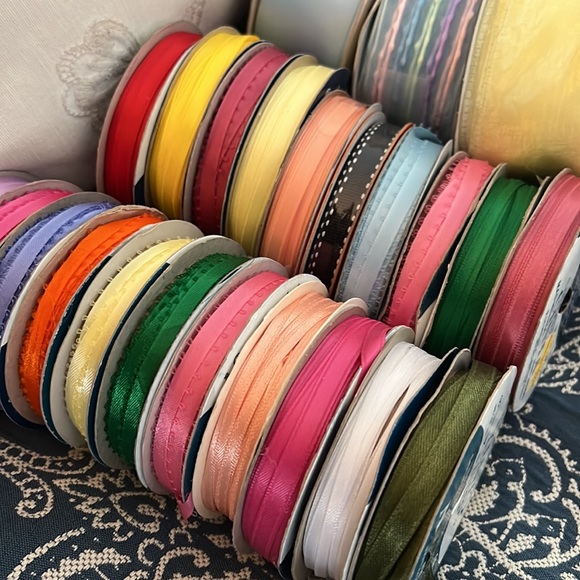 VARIOUS SPOOLS OF RIBBON - Picture 2 of 5